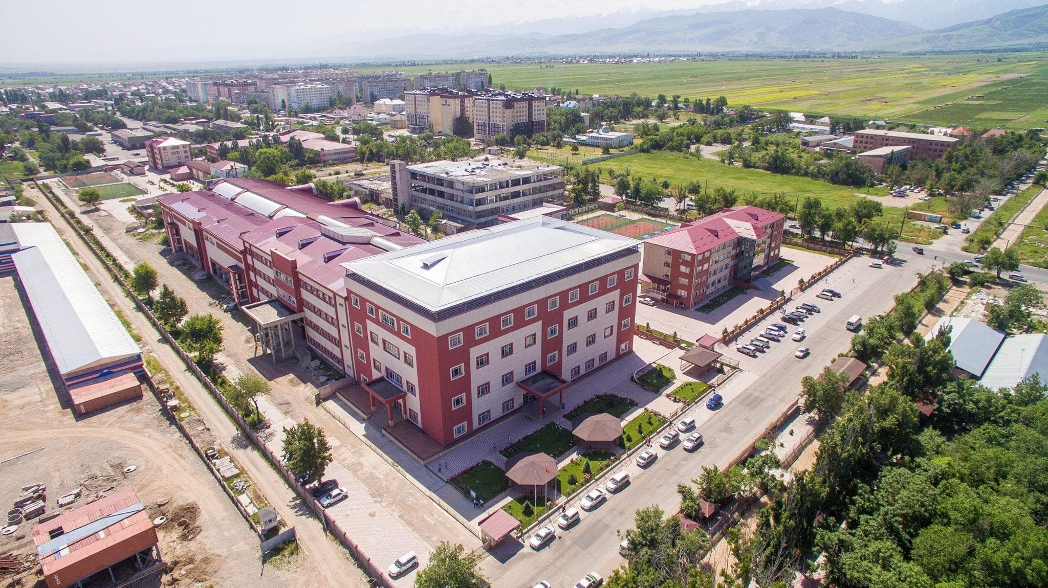 Ala-Too International University campus photo 1