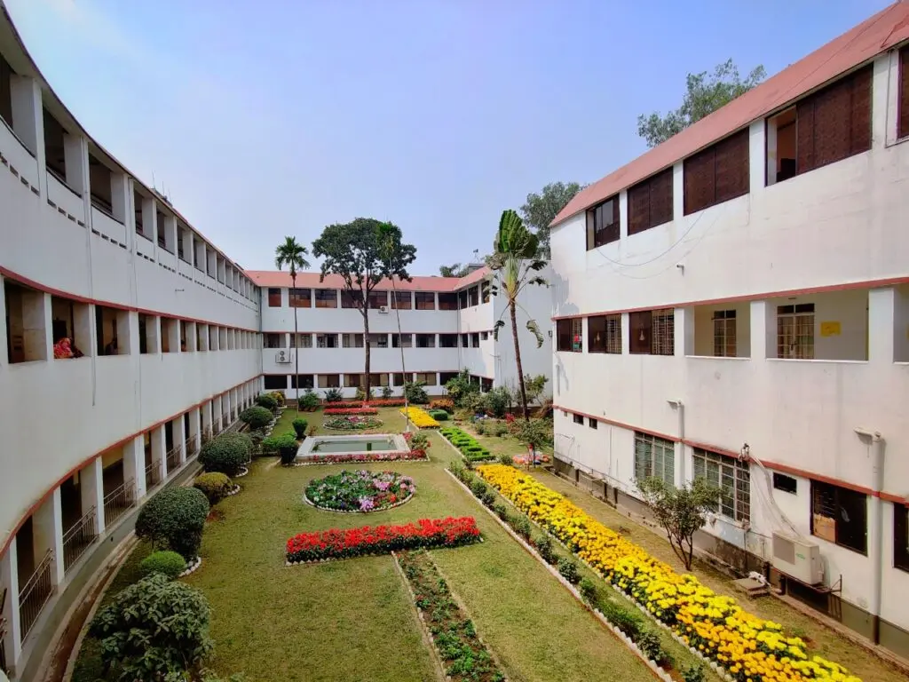 Holy Family Red Crescent Medical College campus