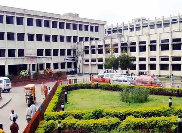 Khulna Medical College campus photo 1